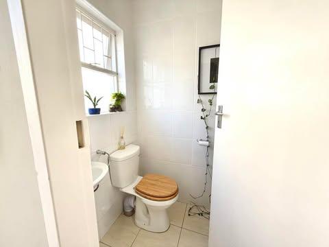 2 Bedroom Property for Sale in Sea Point Western Cape